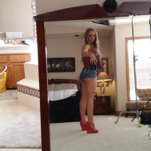 Sexy nicole aniston in booty shorts twitter pic