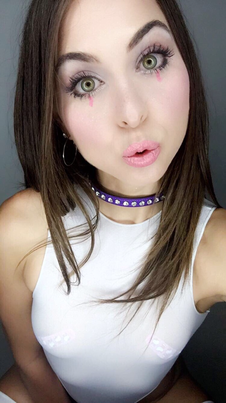 sexy snapchat pic of riley reed in white tank top