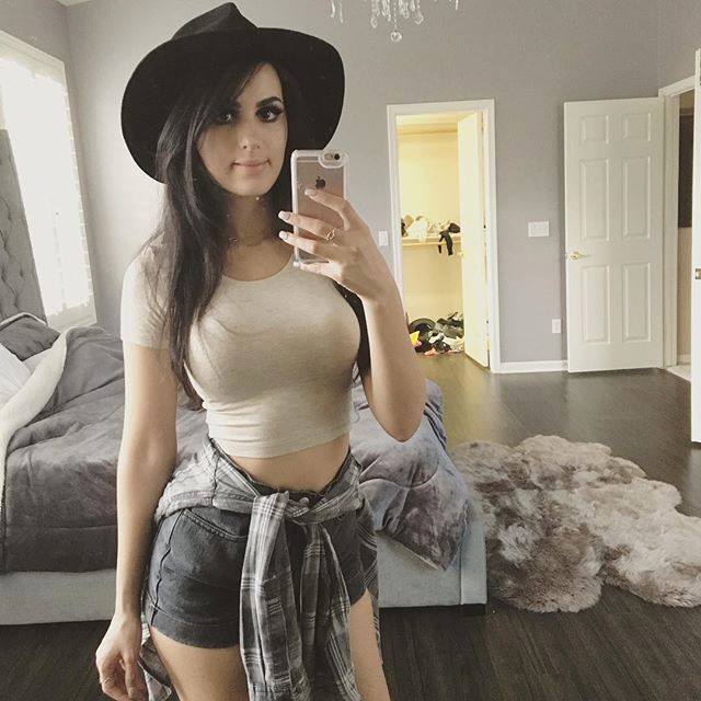 gorgeous sssniperwolf gamer chick in tight crop top showing off her tits